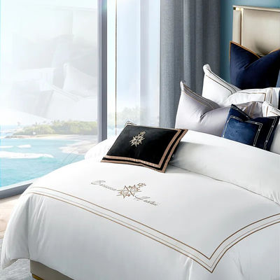 Set di biancheria da letto per hotel in cotone personalizzato con stile europeo Percale e logo ricamato di lusso