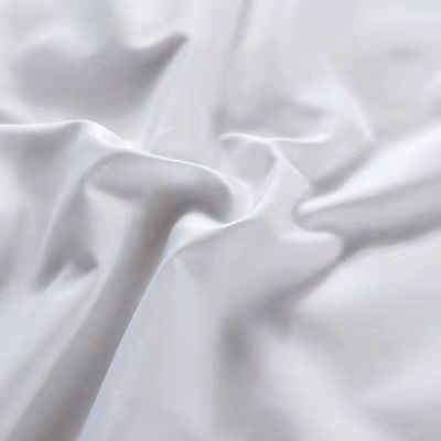 Le lenzuola a strisce per tutte le stagioni sono presenti negli alberghi di lusso per una cura facile e un design popolare