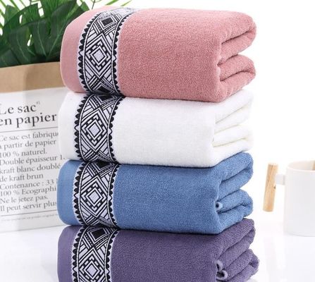 Asciugamano da bagno con disegno di Jacquard colorato semplice realizzato con materiale di cotone puro al 100%