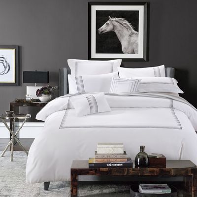 128x68 Densità di tessuto ricamo bianca comodino imposta copertura di copriletto per biancheria da letto hotel