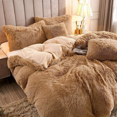 Strumenti da letto di cristallo velluto piumaggio pelosa set di quattro pezzi comodino con 100% di fibra di poliestere