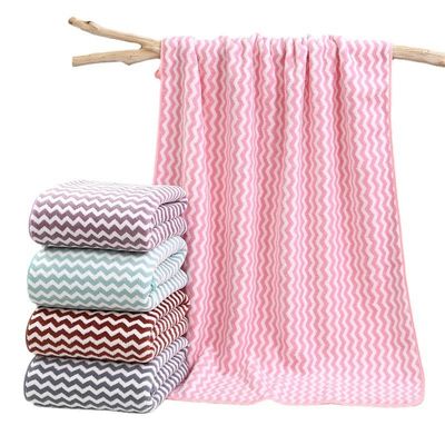 Set di asciugamani da bagno unisex da 70*140 cm, con modello floreale internazionale