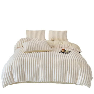Disegno di abbigliamento da quattro pezzi per il matrimonio Coniglio Pelliccia Fallace Fluffy Plush Set da letto da quattro pezzi