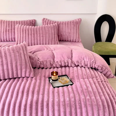 Disegno di abbigliamento da quattro pezzi per il matrimonio Coniglio Pelliccia Fallace Fluffy Plush Set da letto da quattro pezzi