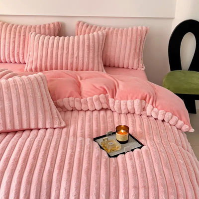Disegno di abbigliamento da quattro pezzi per il matrimonio Coniglio Pelliccia Fallace Fluffy Plush Set da letto da quattro pezzi