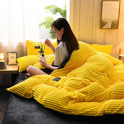 Stripes Pattern Magic Fleece Set di biancheria da letto a doppio lato 4 pezzi Collezioni per tutte le stagioni