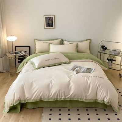 2023 Stile Grado A 100% cotone 4pcs Set di biancheria da letto con processo di abbinamento ad angolo ricamato