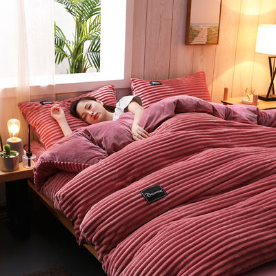 128x70 Densità di tessuto Velluto di velluto di velluto biancheria da letto set per regina / King dimensione in inverno
