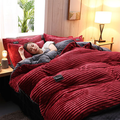128x70 Densità di tessuto Velluto di velluto di velluto biancheria da letto set per regina / King dimensione in inverno
