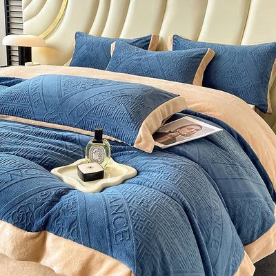 230g di biancheria da letto invernale in velluto di latte intagliato Modello solido 4 pcs per copriletto King Size