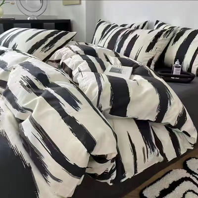 Moda semplice Dimensioni personalizzate Set di biancheria da letto floreale 2-2,5 kg Peso Pianta Disegno floreale