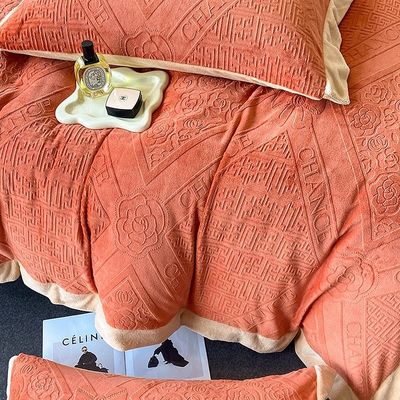 100% tessuto di poliestere Set di biancheria da letto invernale Disegno con letto di lusso e comodino king size