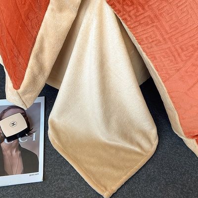 100% tessuto di poliestere Set di biancheria da letto invernale Disegno con letto di lusso e comodino king size