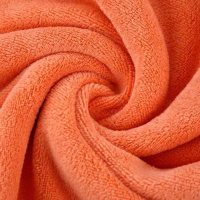 85% poliestere 15% poliammide taglia e logo personalizzati asciugamano da bagno in microfibra per hotel