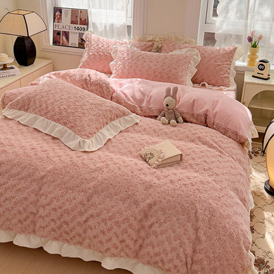 2023 Hot Lace Rose Rabbit Plush Four-Piece Set Comforter Set con tipo di modello solido