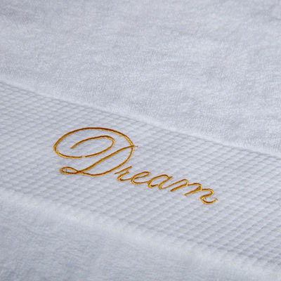 Embroidery Logo Personalizzato Acciugamani Bianchi Acciugamani Spessi Acciugamani da bagno 100% cotone per Hotel 5 stelle Standard