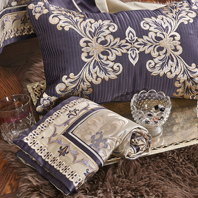 Aggiungi un tocco di lusso al tuo hotel con questo set di Jacquard in stile europeo sostenibile