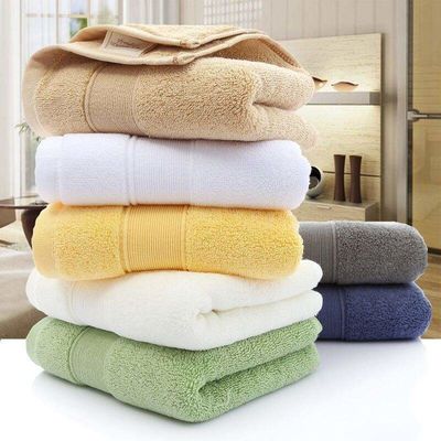 Vivi un comfort senza eguali con il nostro set di asciugamani morbidi e assorbiti in cotone al 100%.